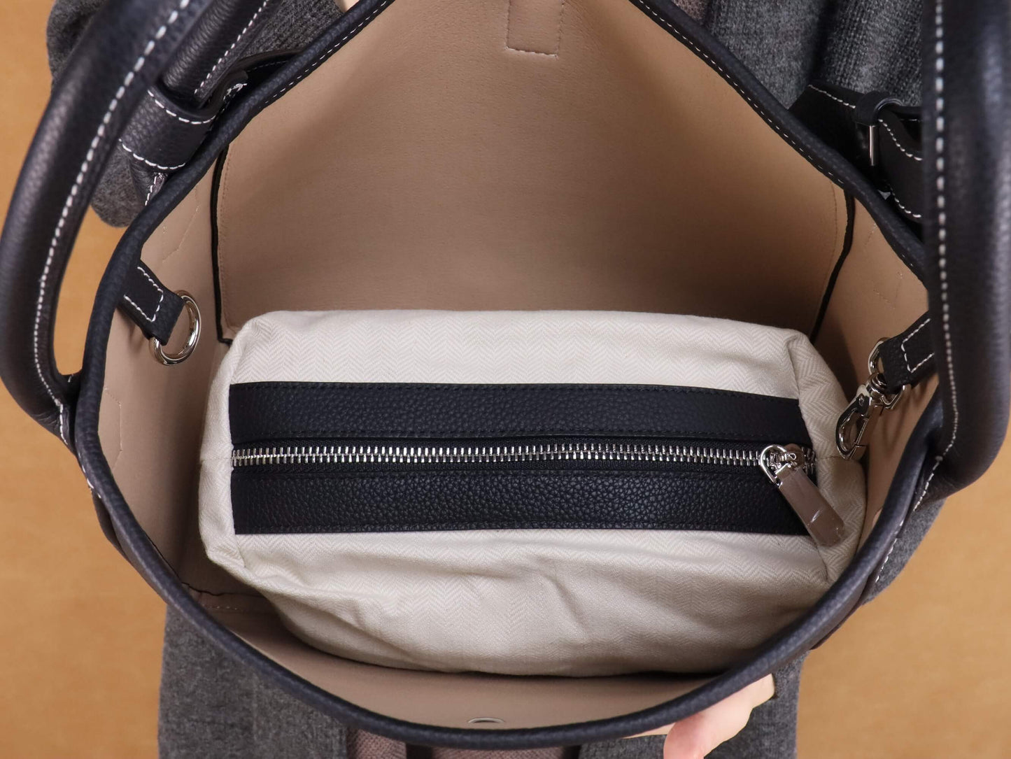 leather shoulder bag | inner pocket bag