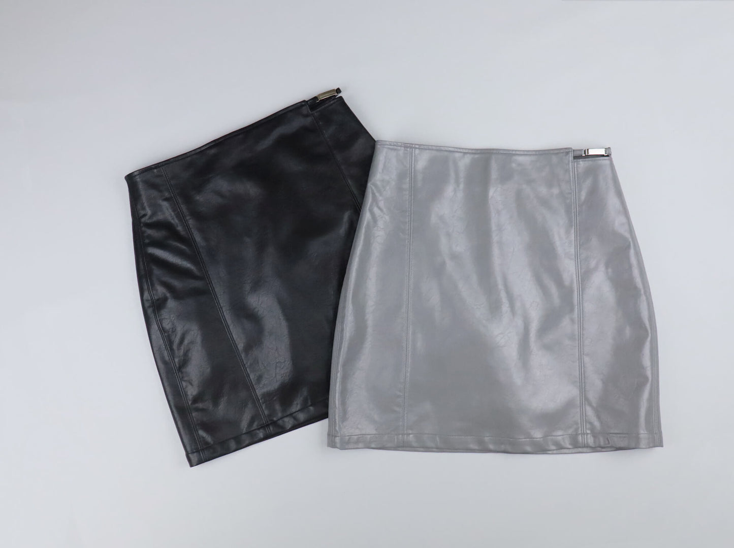 Leather Short Skirt | black and light grey