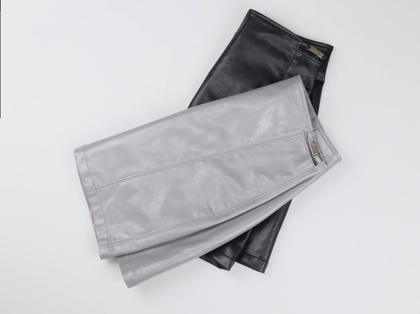 Cropped Leather Skirt | black and light grey