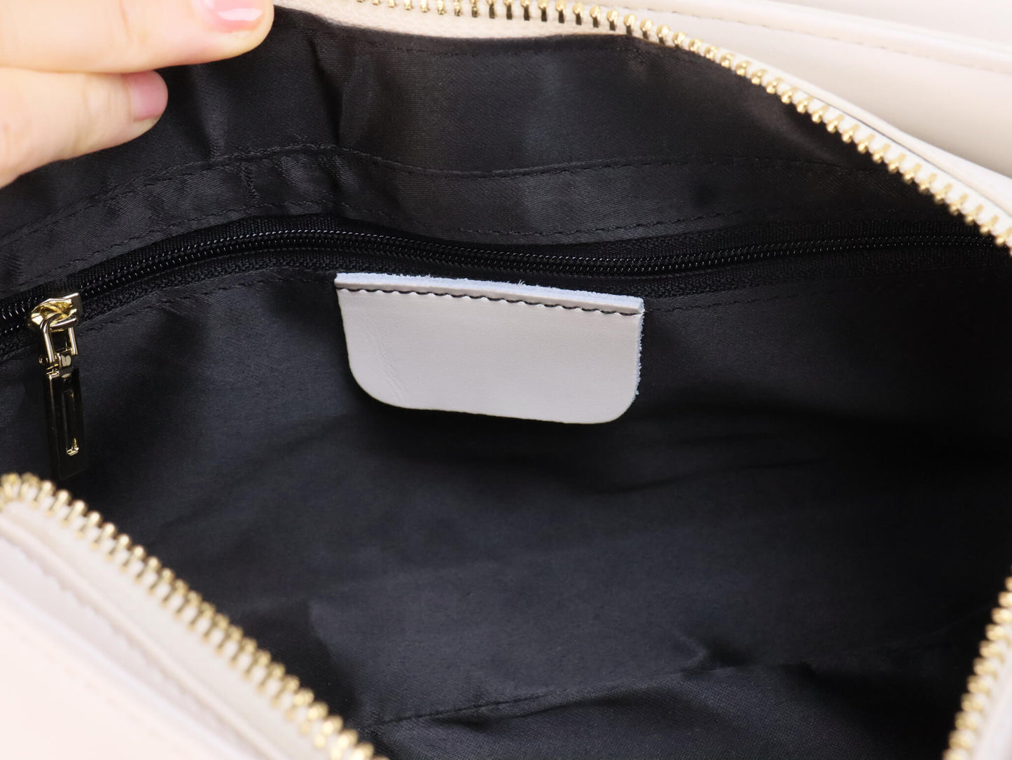 Crossbody Leather Bag | inner bag with zipper