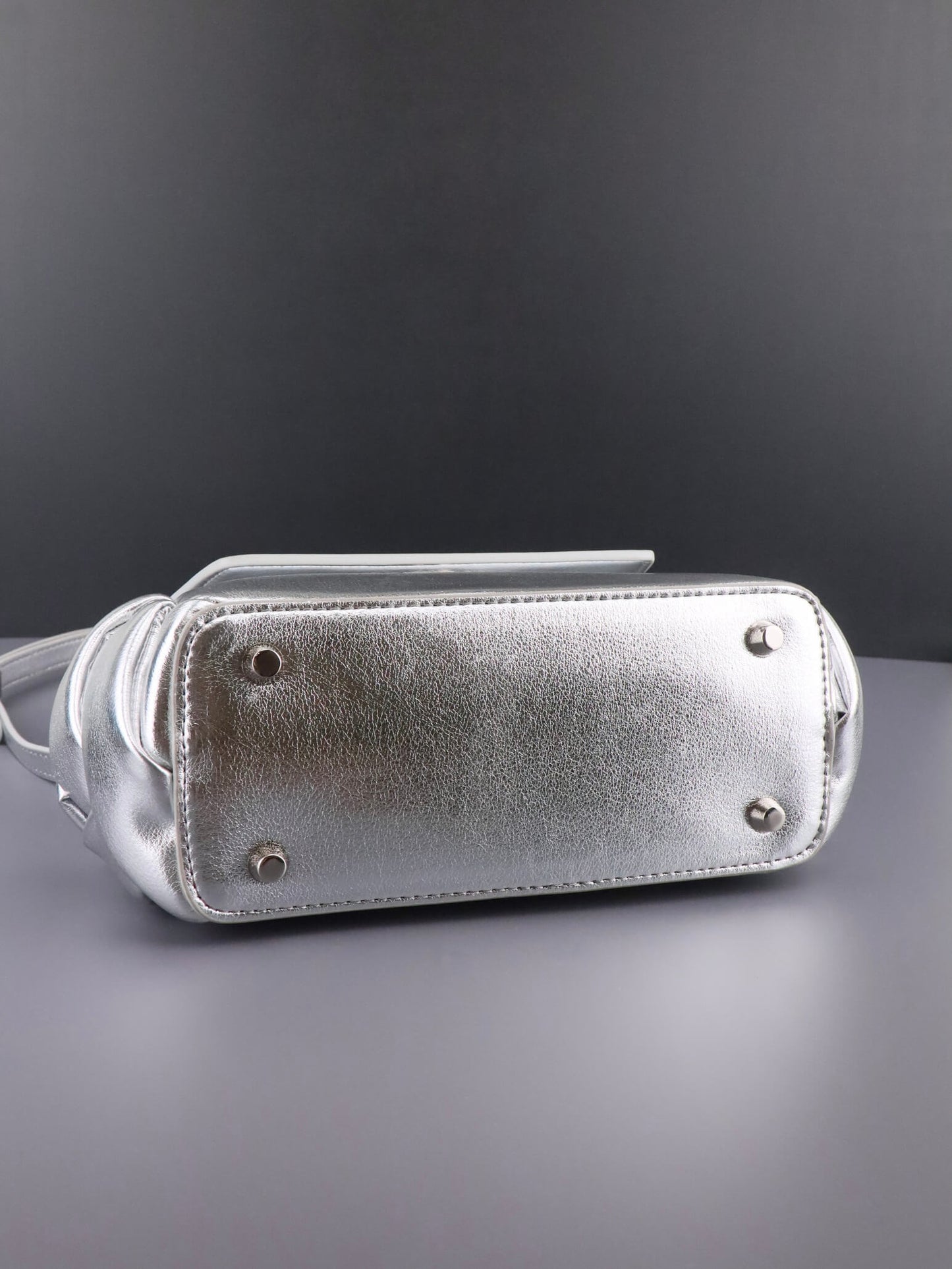 Leather Shoulder Bag | four silver metal anti-abrasion foot nails