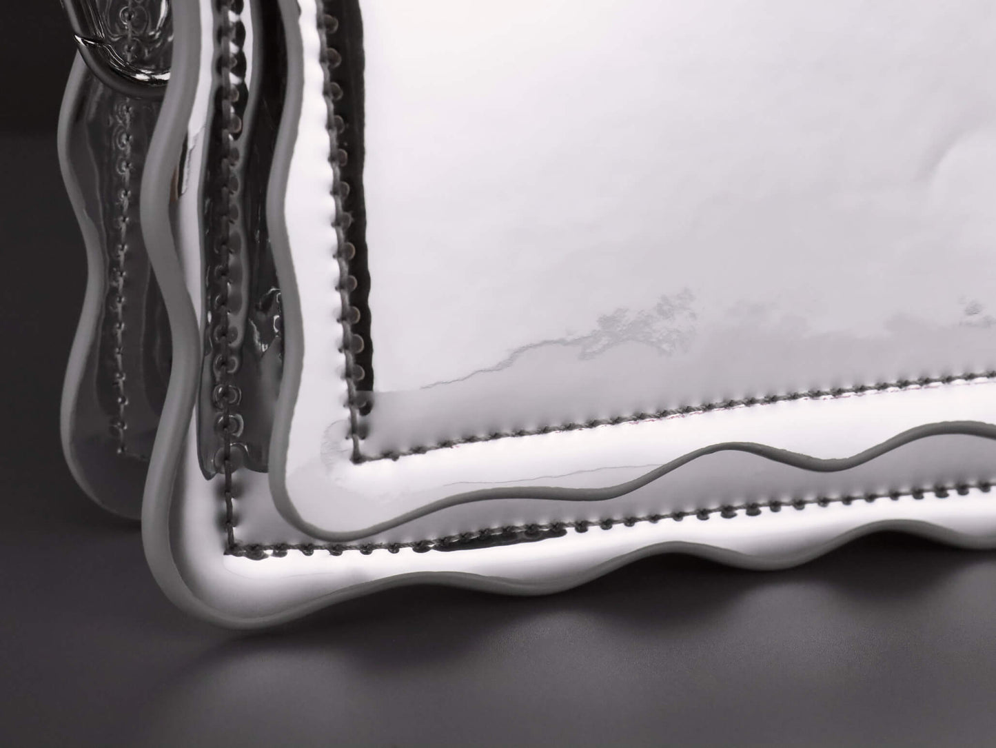wave-shape bottom design