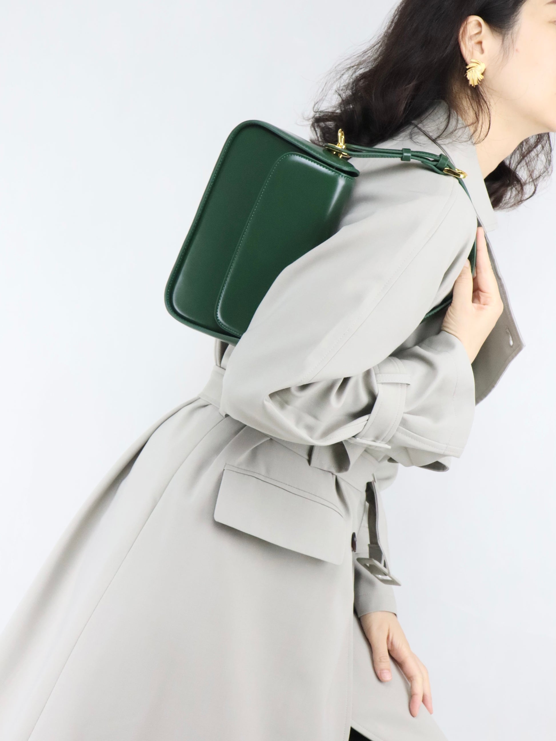 women trench coat | green shoulder bag