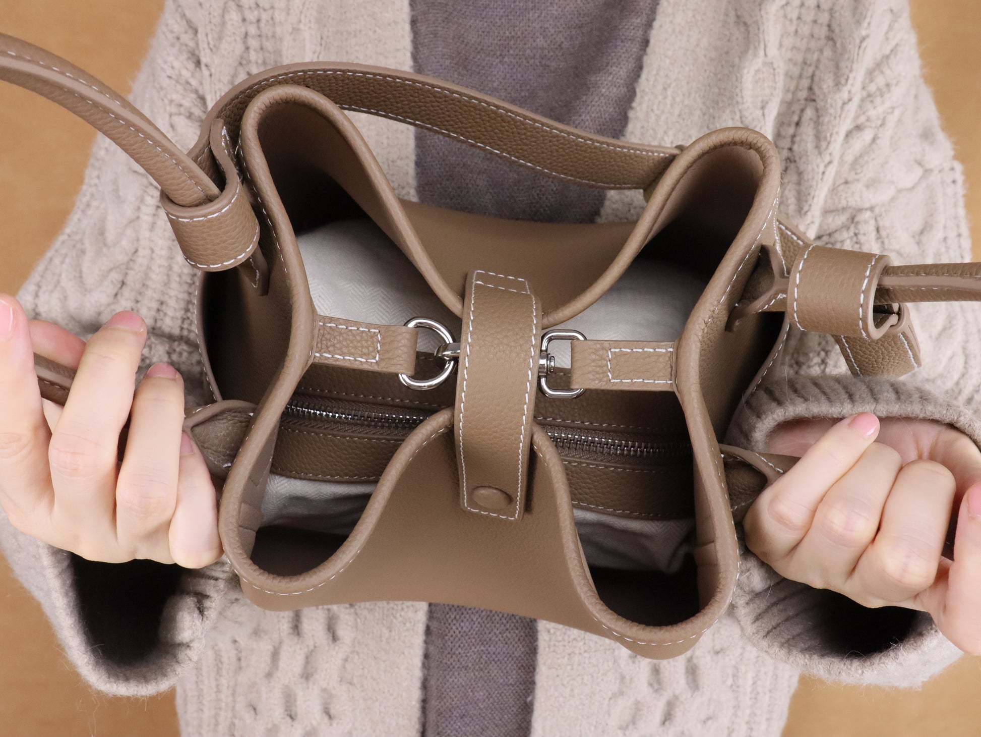 leather shoulder bag