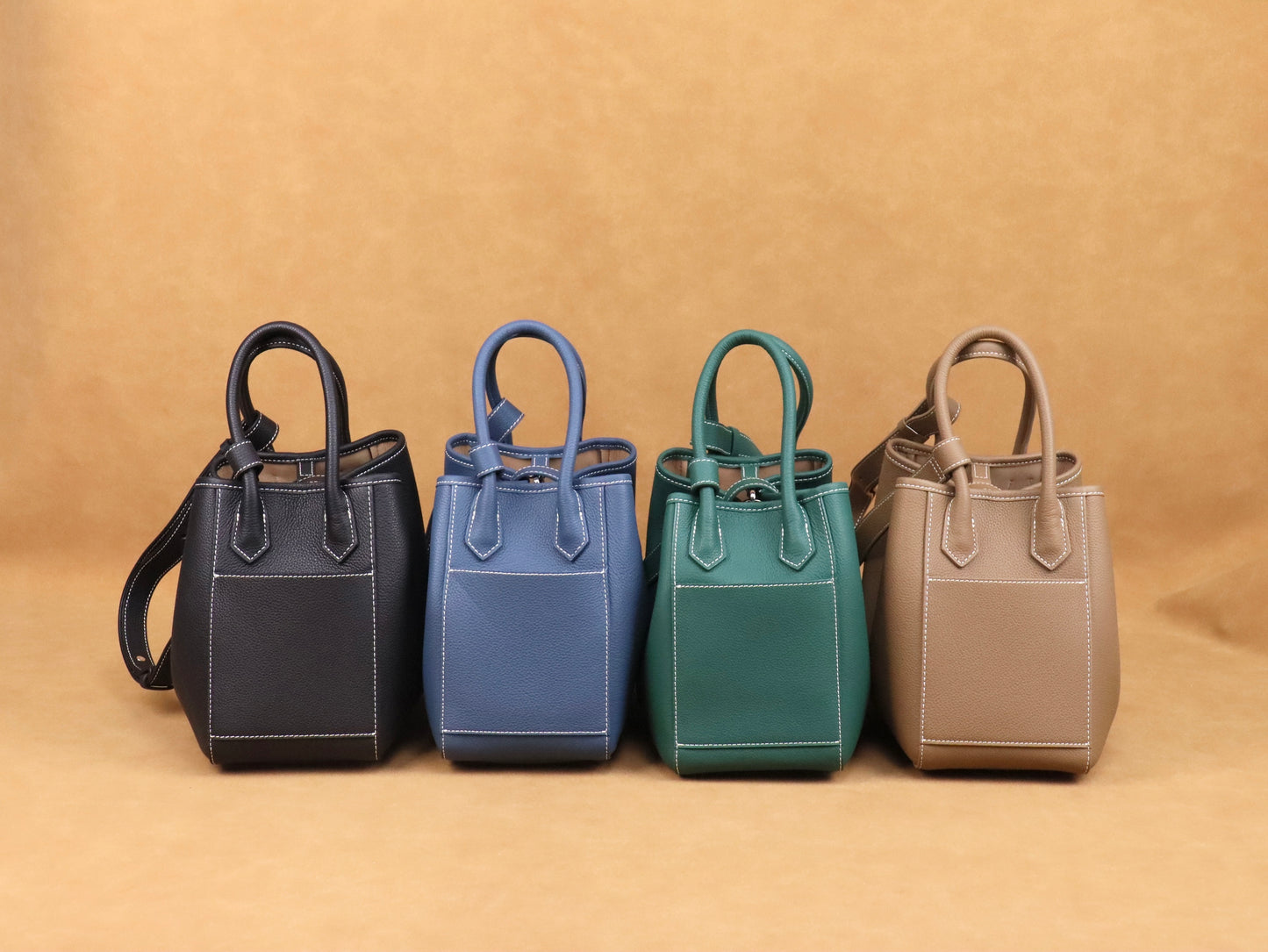 leather shoulder bag | four colours are available
