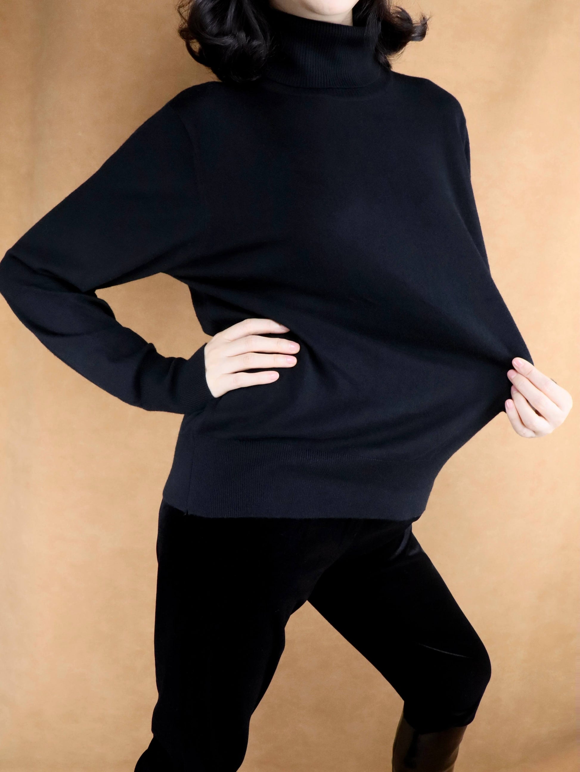 women knitted bottoming shirt