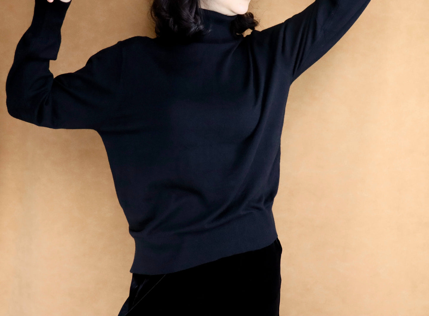 women knitted bottoming shirt